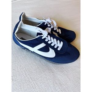 NWOT Panam retro sneakers